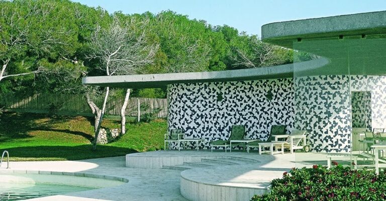 Niemeyer and Beyond: 5 Brazilian Modernist Designers We Love