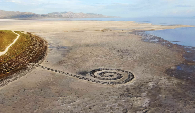 Where do we find ourselves? Land Art’s Dual Tendency